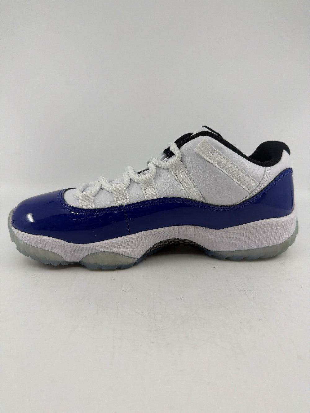 *NO BOX* AJ 11 LOW (W) - WHITE CONCORD|44900