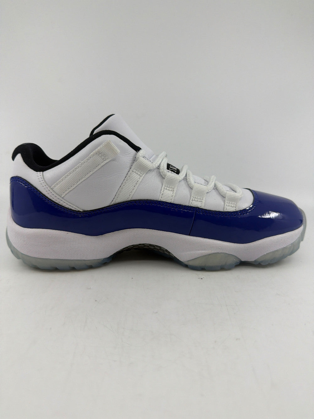 *NO BOX* AJ 11 LOW (W) - WHITE CONCORD|44905
