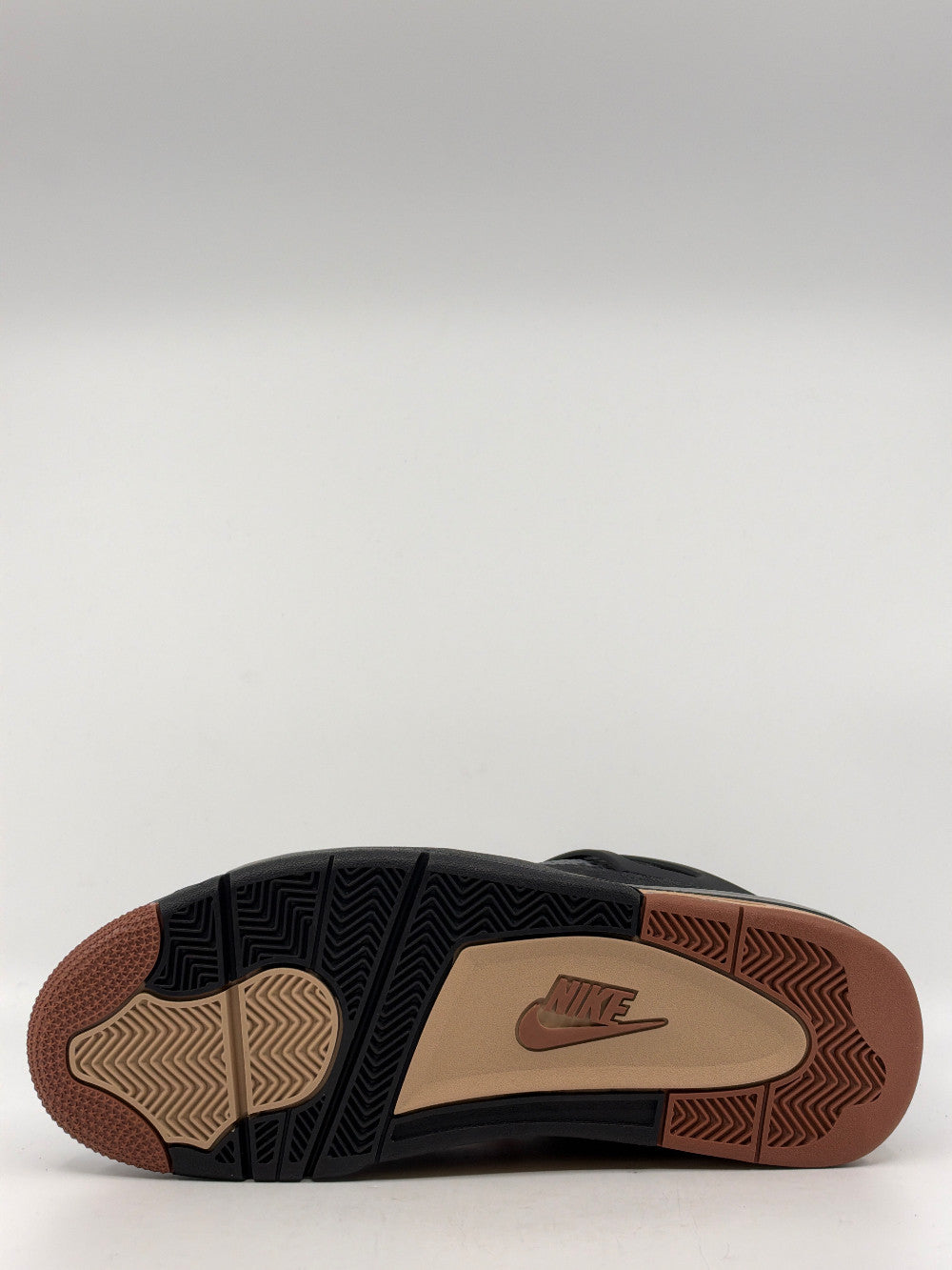 AJ 4 - LONDON|45107