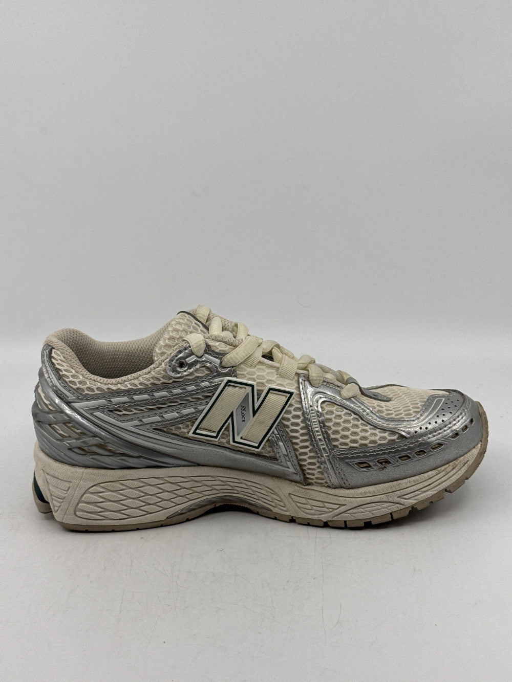 *USED* NEW BALANCE 1906R - SILVER METALLIC SEA SALT|45531