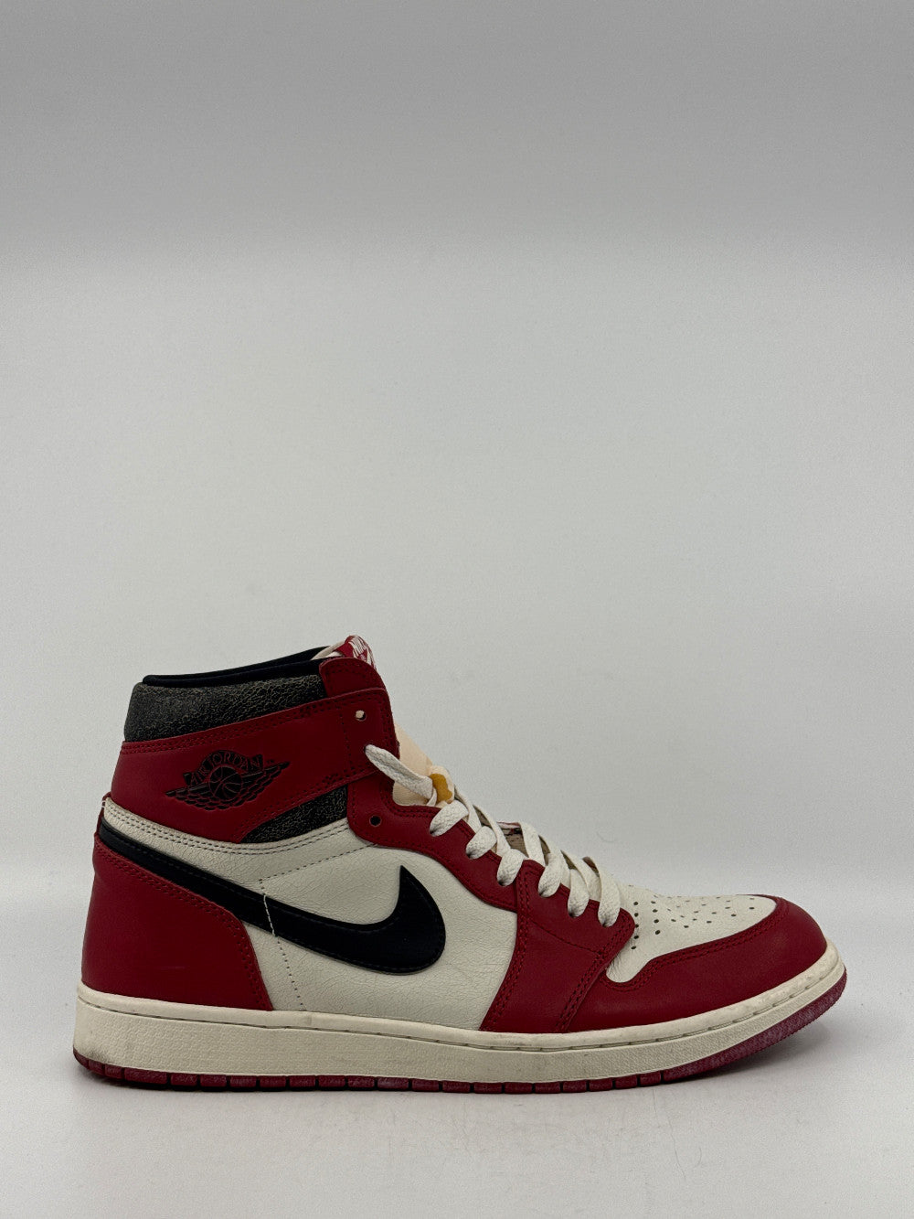 *USED/NO BOX* AJ 1 - CHICAGO LOST & FOUND|45611