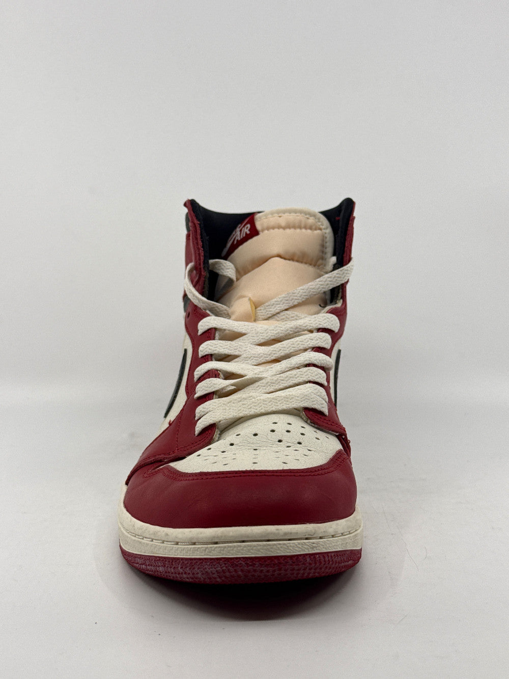 *USED/NO BOX* AJ 1 - CHICAGO LOST & FOUND|45614