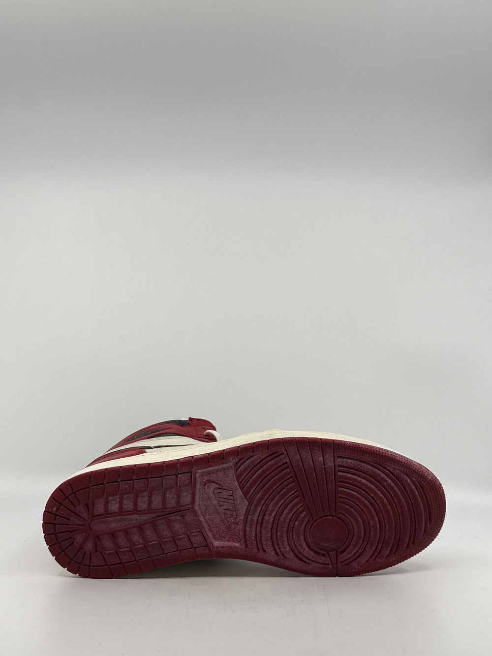 *USED/NO BOX* AJ 1 - CHICAGO LOST & FOUND|45616