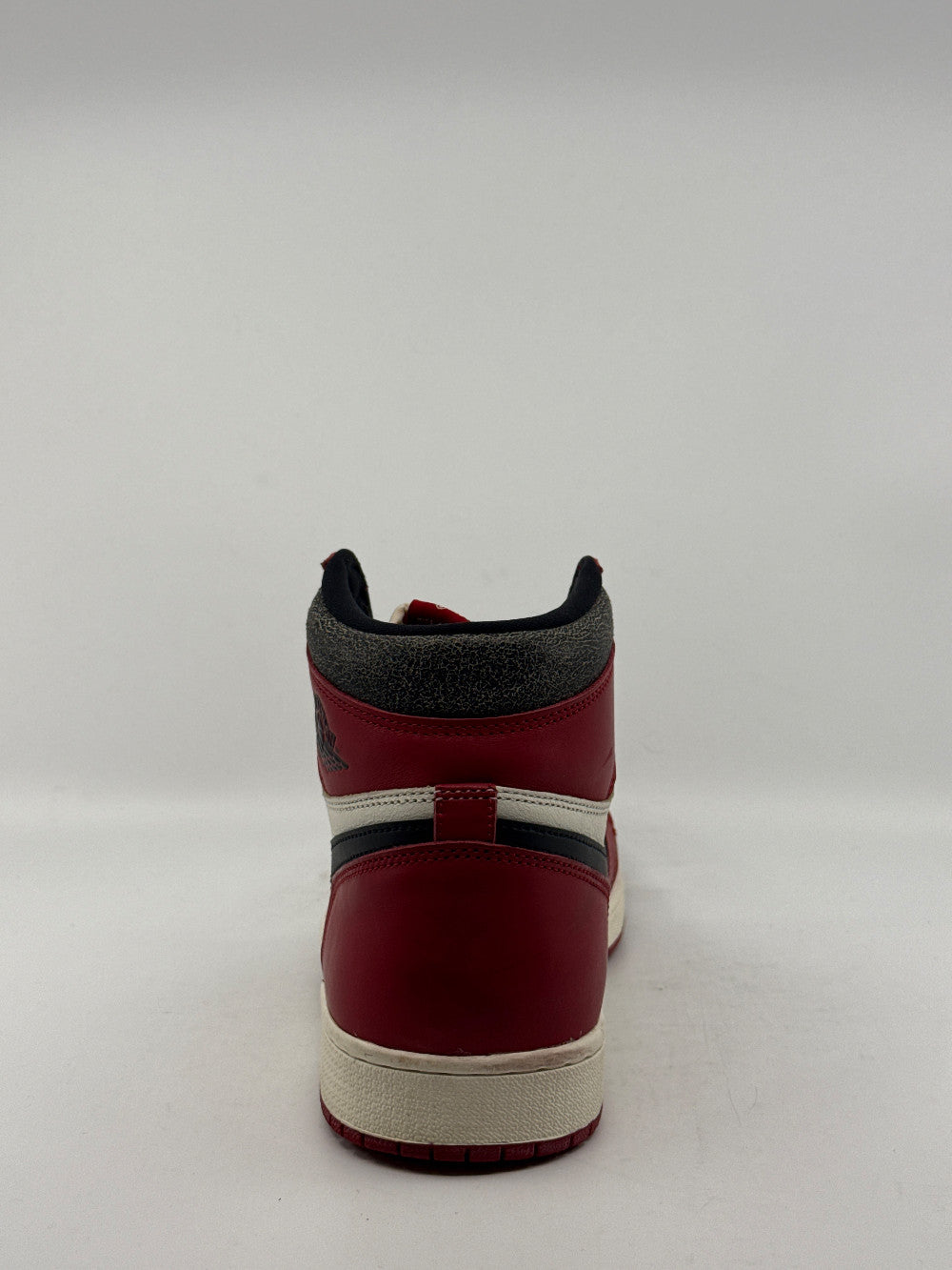 *USED/NO BOX* AJ 1 - CHICAGO LOST & FOUND|45618