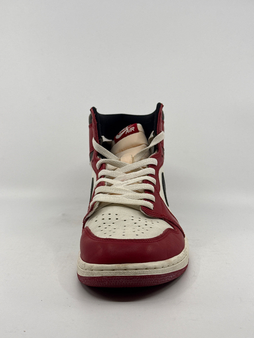 *USED/NO BOX* AJ 1 - CHICAGO LOST & FOUND|45620