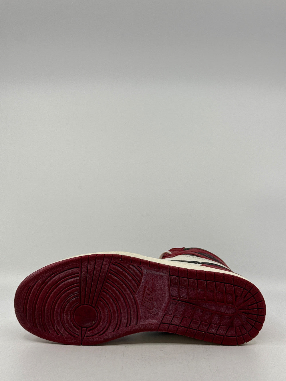 *USED/NO BOX* AJ 1 - CHICAGO LOST & FOUND|45622