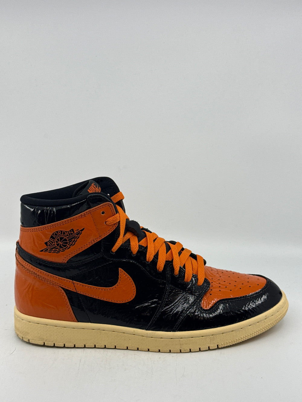 *USED* AJ 1 - SHATTERED BACKBOARD 3.0|45775