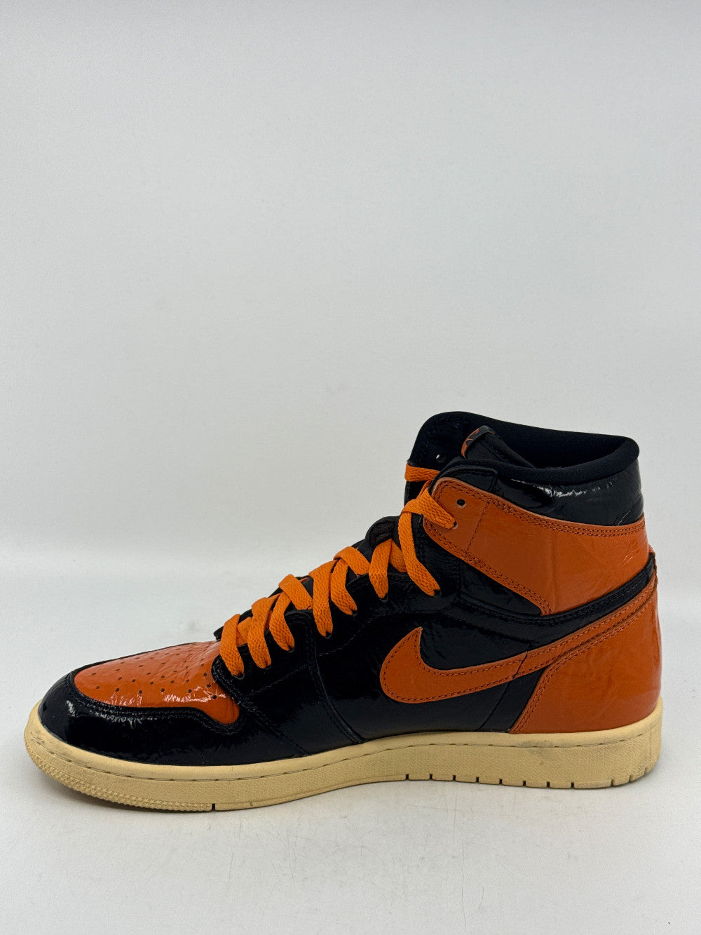 *USED* AJ 1 - SHATTERED BACKBOARD 3.0|45777