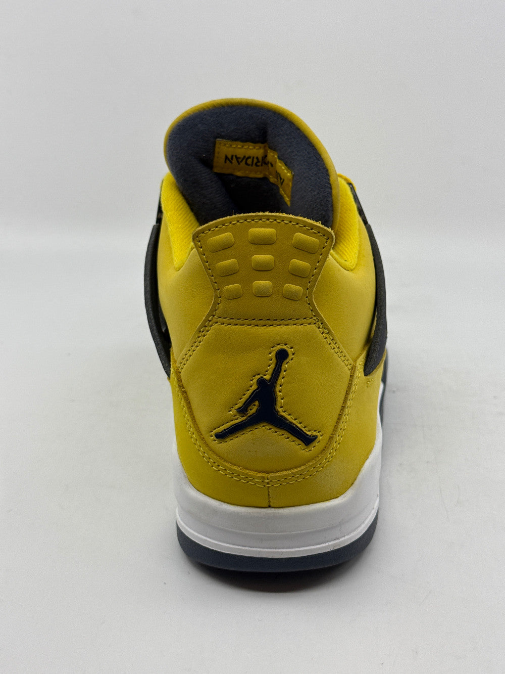 *USED* AJ 1 - LIGHTNING (2021)|45788