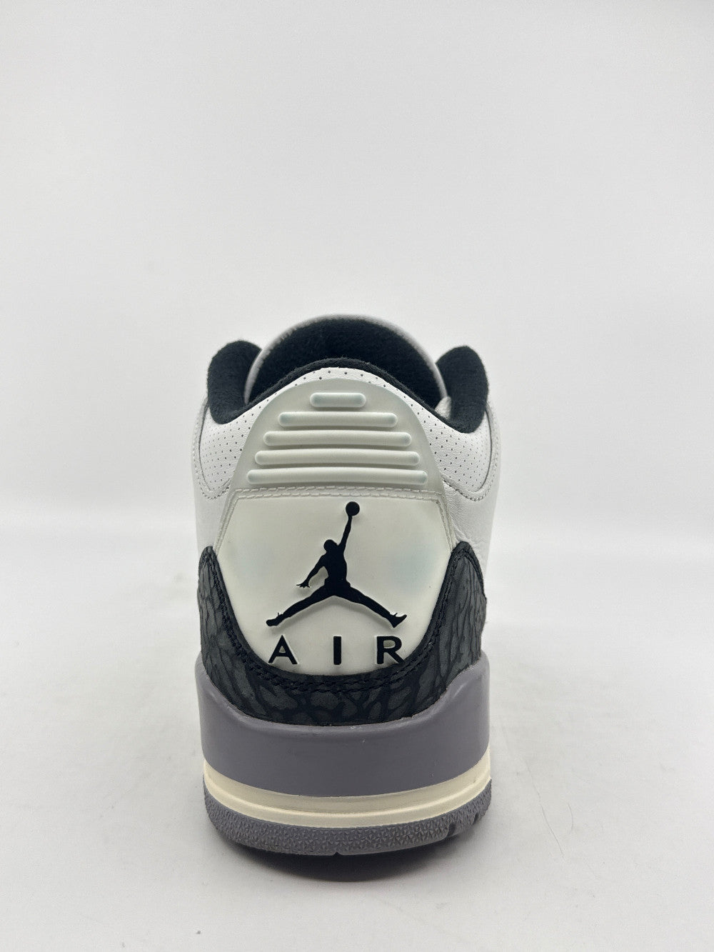 *USED* AJ 3 - CEMENT GREY|45826