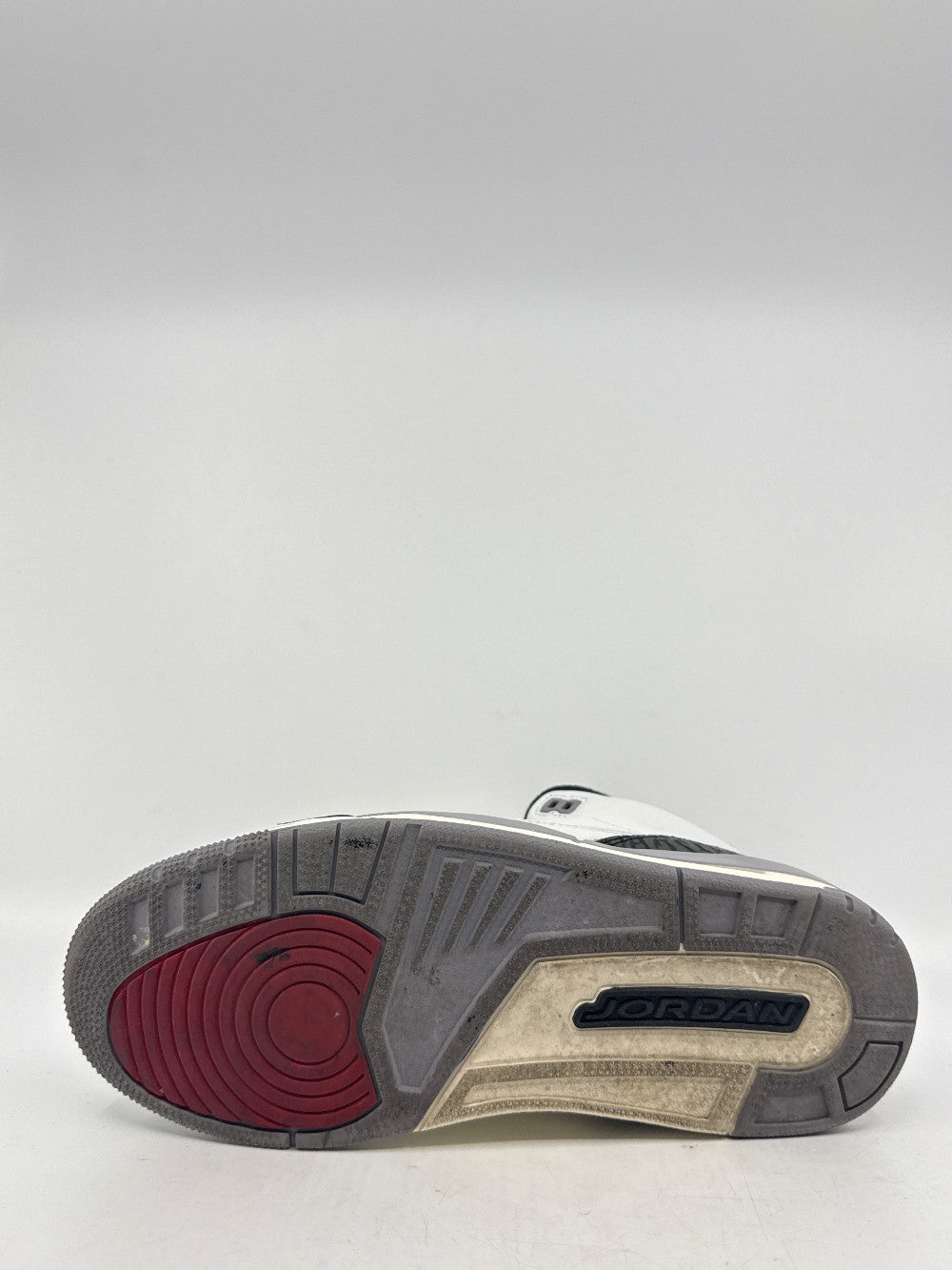 *USED* AJ 3 - CEMENT GREY|45832