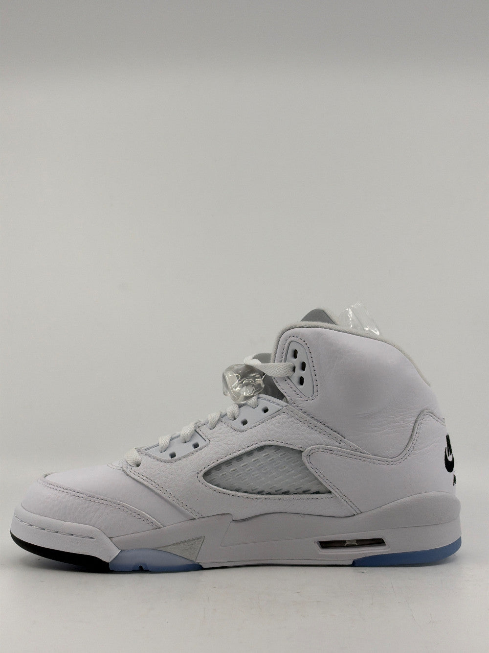 AJ 5 (GS) - WHITE METALLIC (2026)|45835