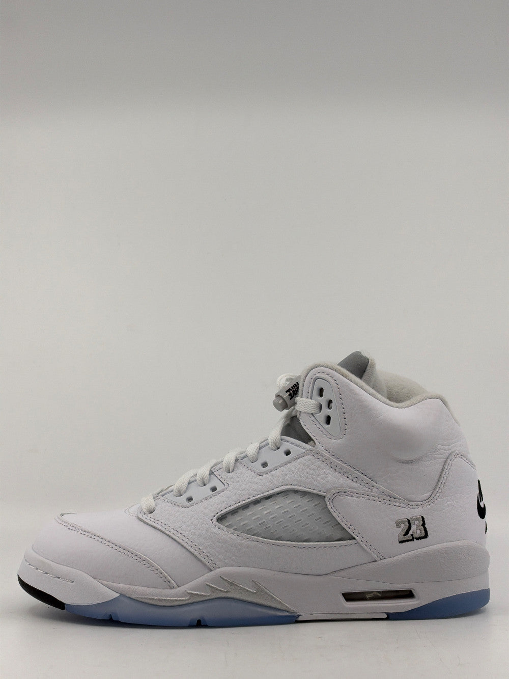 AJ 5 (GS) - WHITE METALLIC (2026)|45839