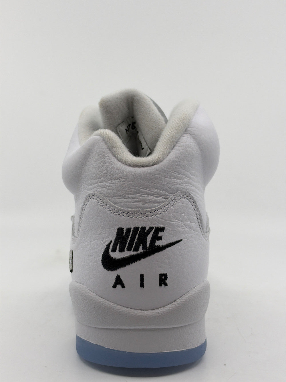 AJ 5 (GS) - WHITE METALLIC (2026)|45840