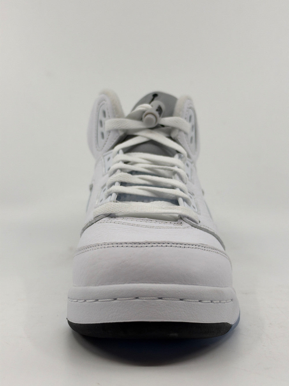 AJ 5 (GS) - WHITE METALLIC (2026)|45842