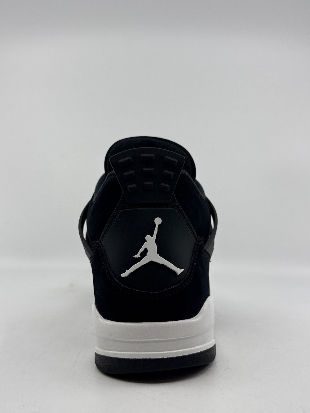 *USED* AJ 4 - WHITE THUNDER|45909