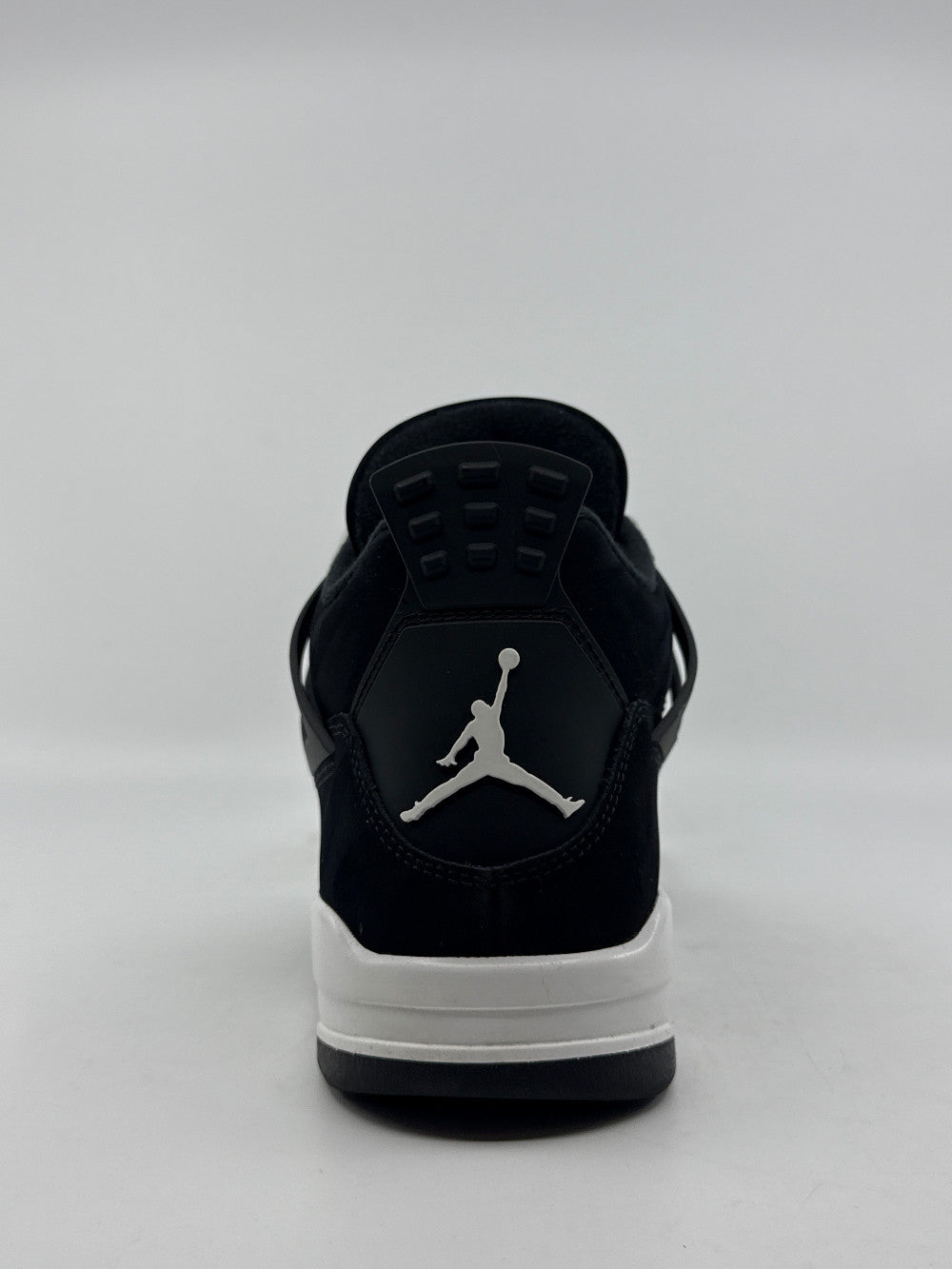 *USED* AJ 4 - WHITE THUNDER|45915