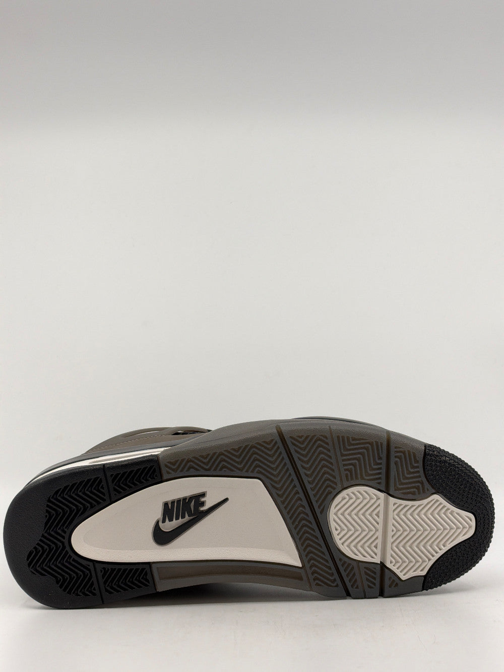 AJ 4 - CAVE STONE|46018
