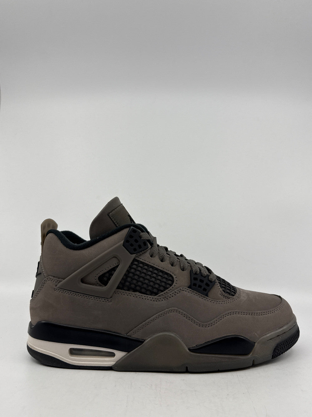 *USED* AJ 4 - CAVE STONE|46055