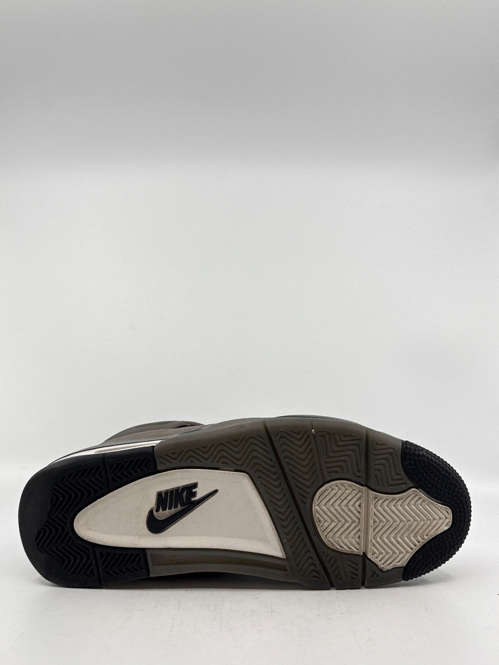 *USED* AJ 4 - CAVE STONE|46059