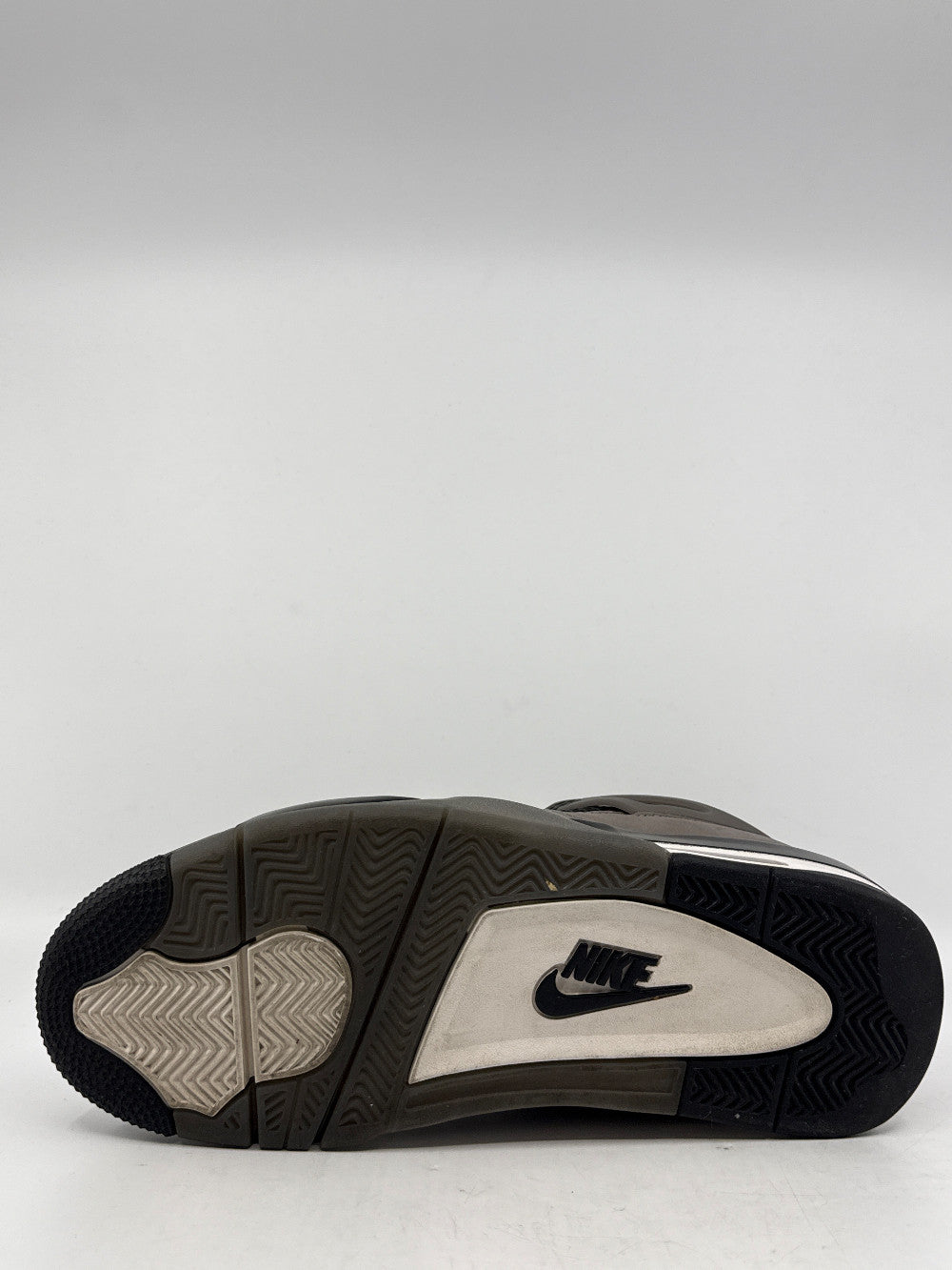 *USED* AJ 4 - CAVE STONE|46064
