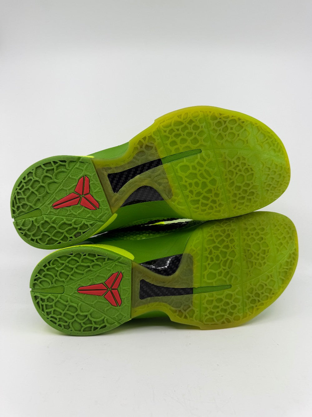 *USED* NIKE KOBE 6 PROTRO - GRINCH (2020)|29301